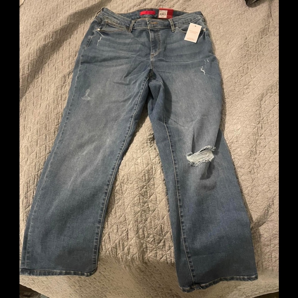 NWT Jennifer Lopez Flawless Sculpt Capris, Size 16